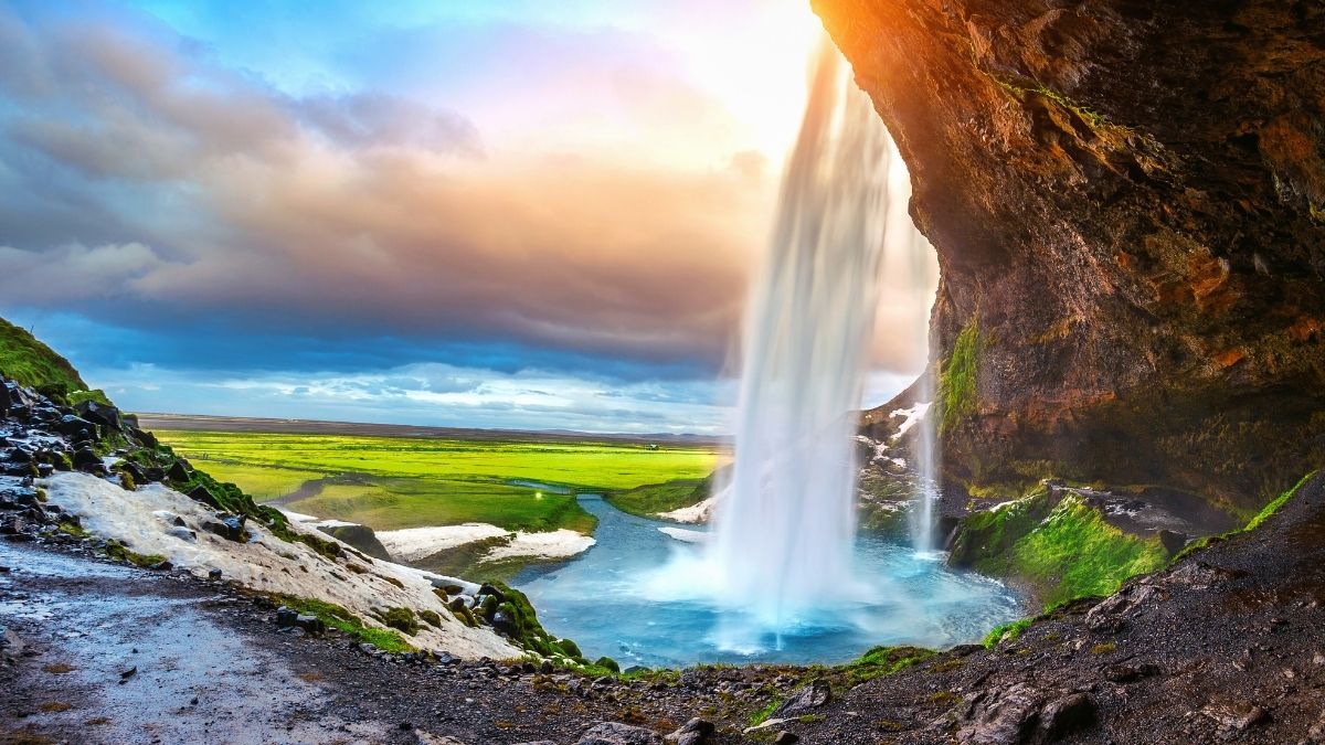 Iceland Waterfall road trip itineraries