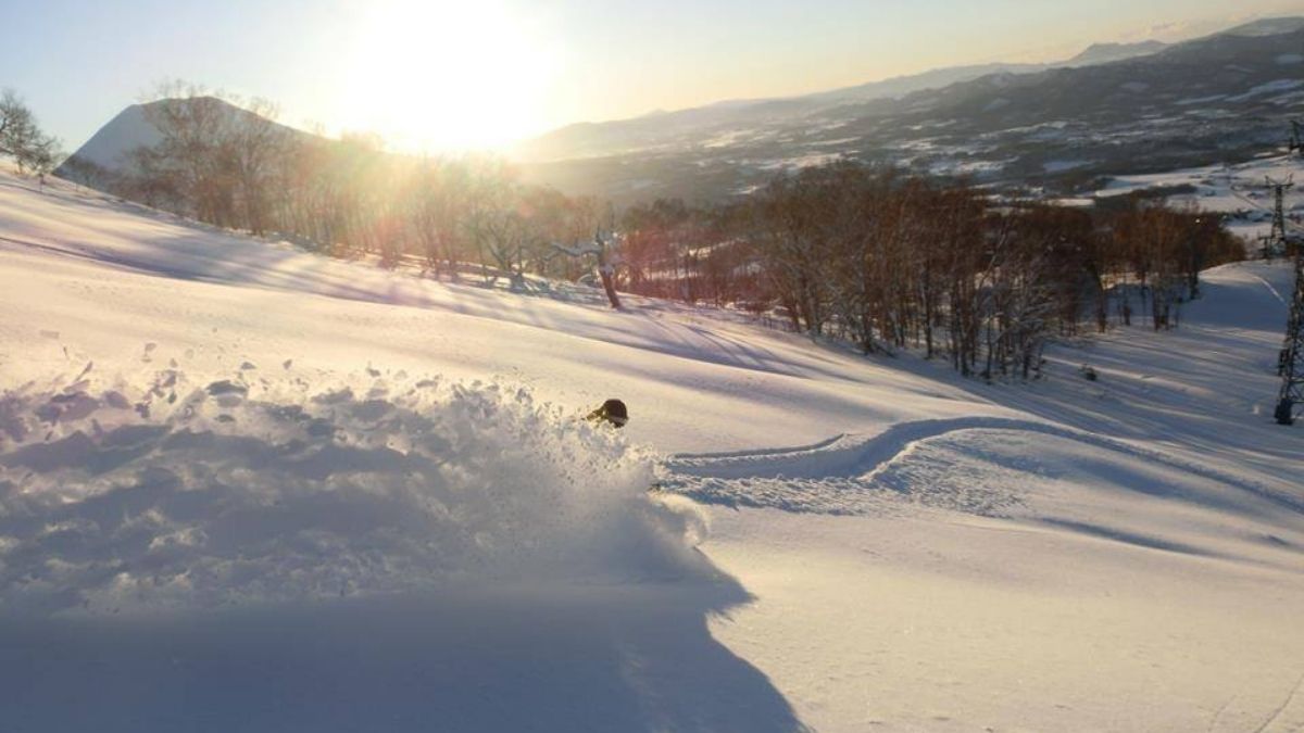 Niseko Ski Resort Powder Skiing 1200w Sporting Holidays