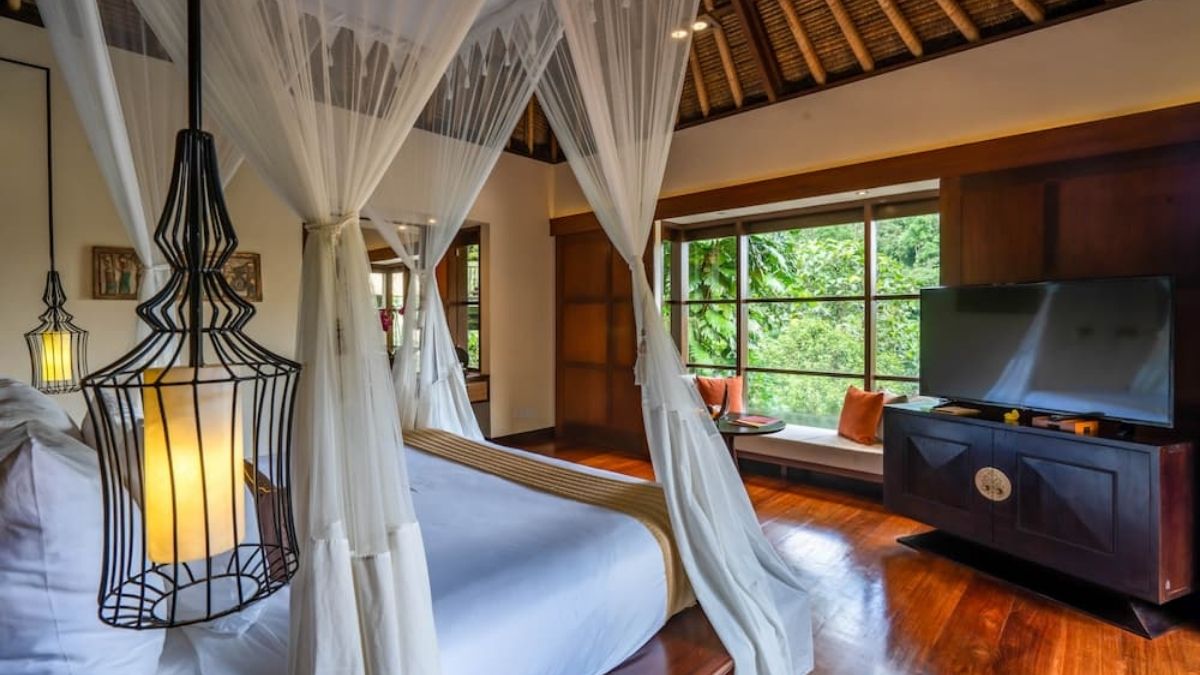 Hanging Gardens of Bali family pool villa