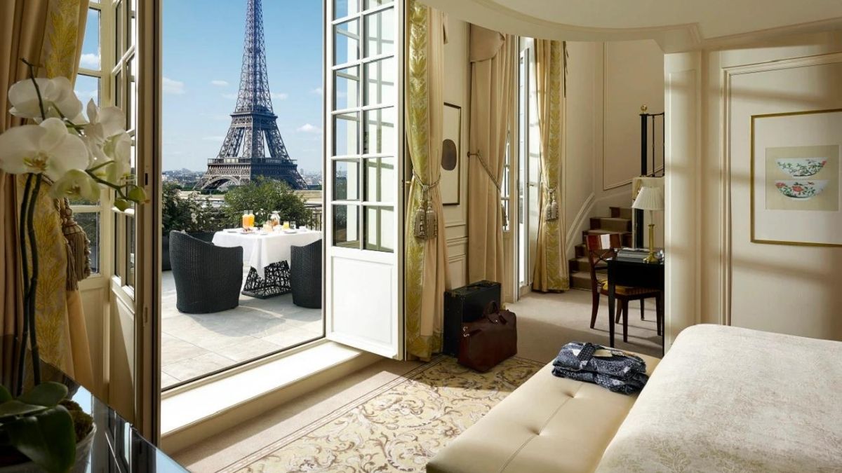 Shangri-La Paris Duplex Terrace Eiffel View Suite